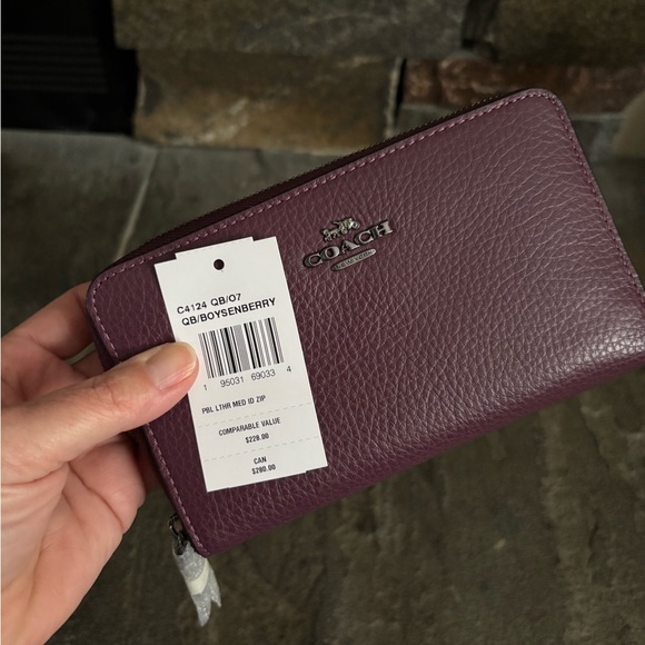 NWT COACH Medium ID Zip Around Wallet - Picture 13 of 13